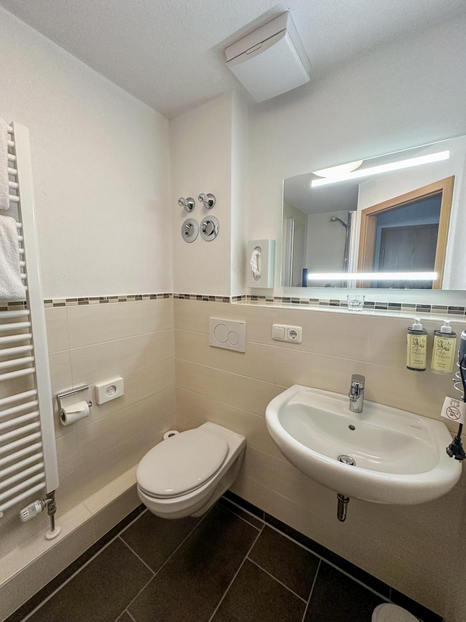 Hotel Gasthof Alter Wirt Farchant Ngoại thất bức ảnh