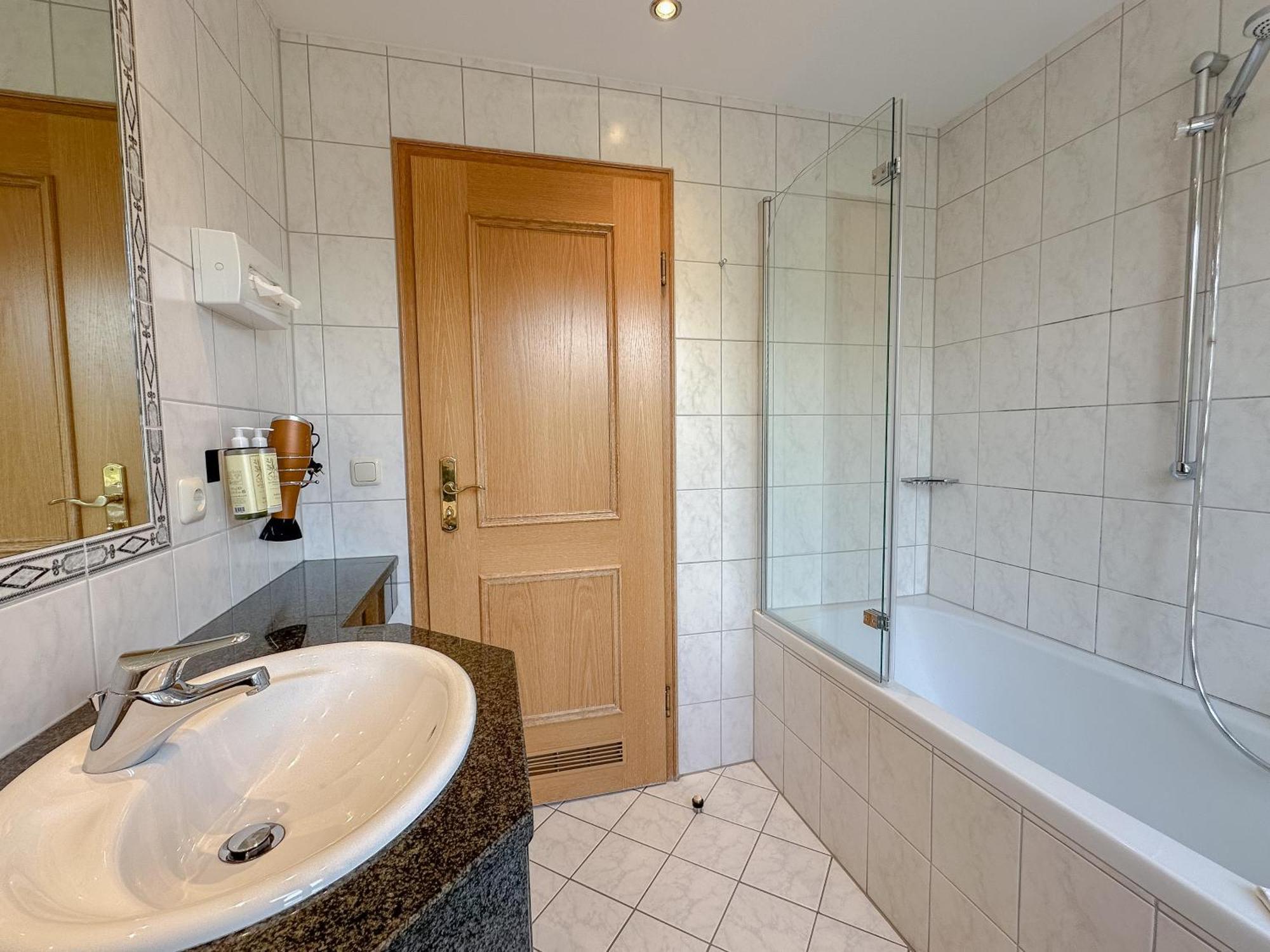 Hotel Gasthof Alter Wirt Farchant Ngoại thất bức ảnh