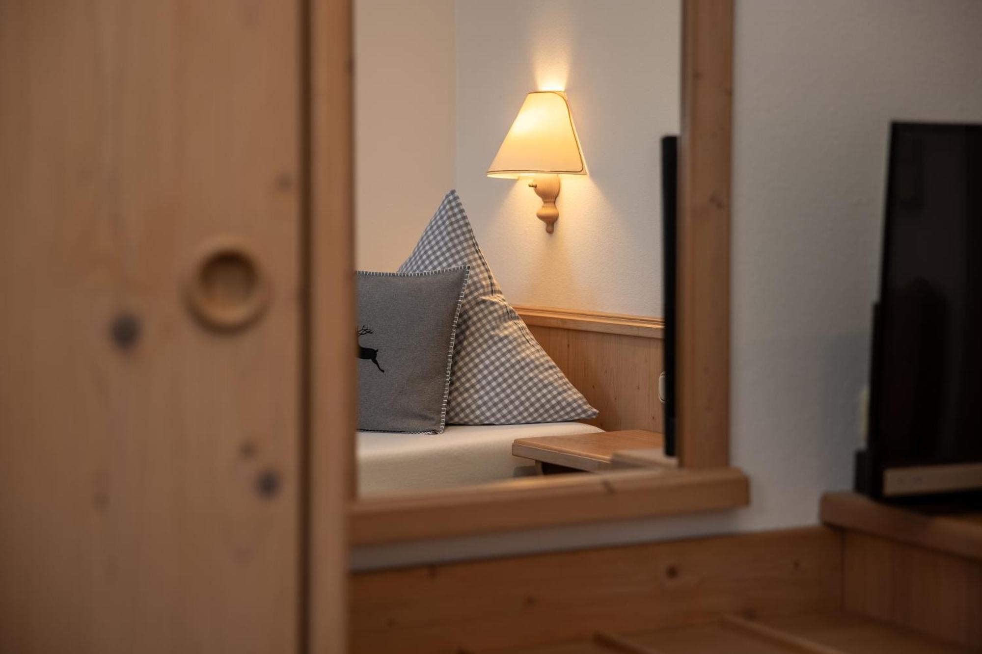 Hotel Gasthof Alter Wirt Farchant Ngoại thất bức ảnh