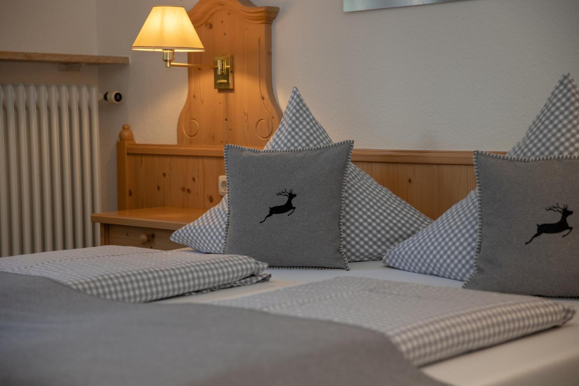 Hotel Gasthof Alter Wirt Farchant Ngoại thất bức ảnh